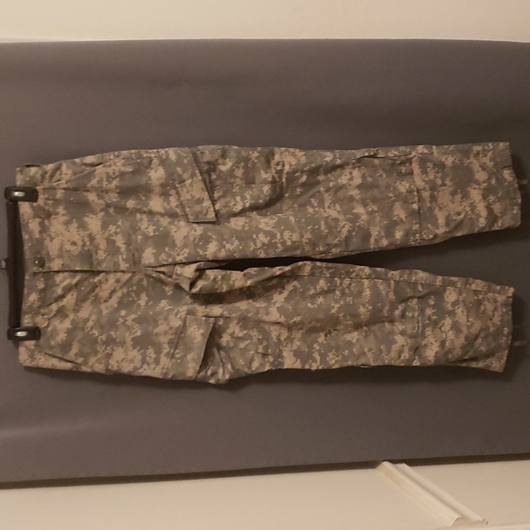 Army camo pants - Picture 1 of 12